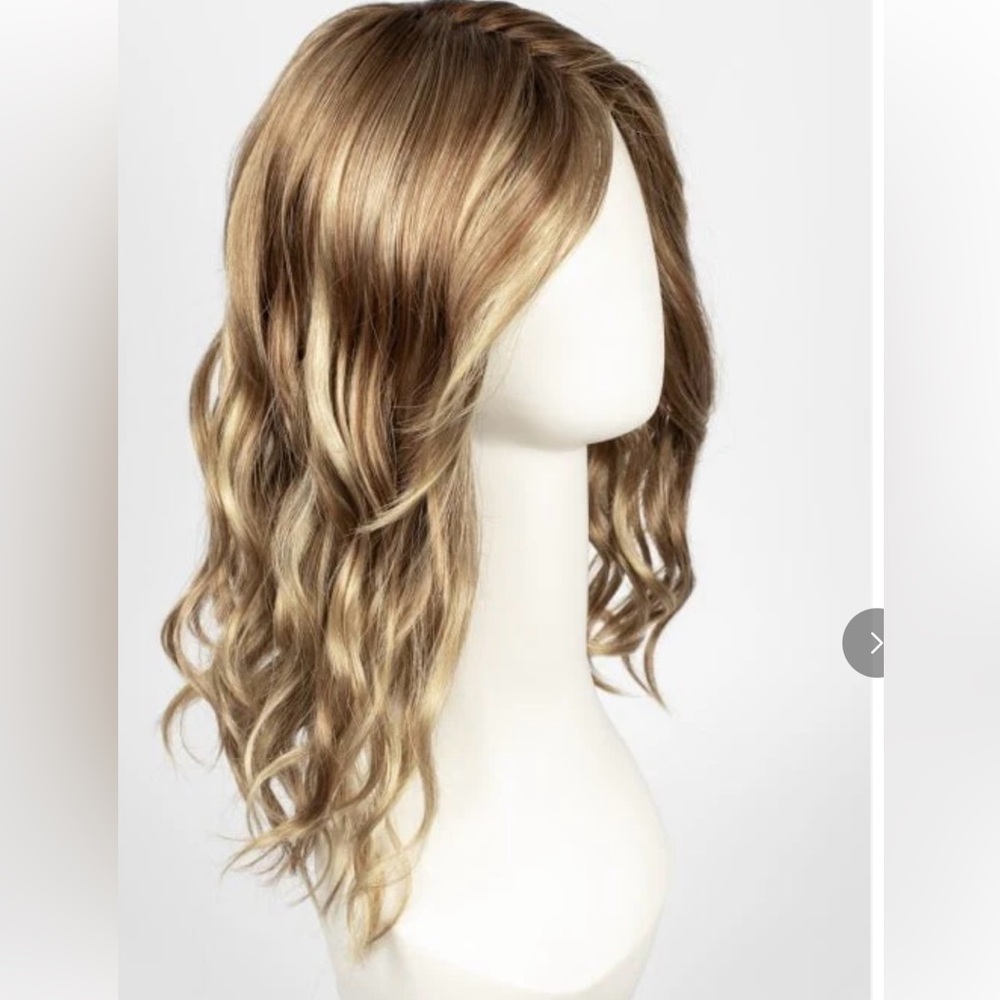 Luxurious Wavy Blonde Wig